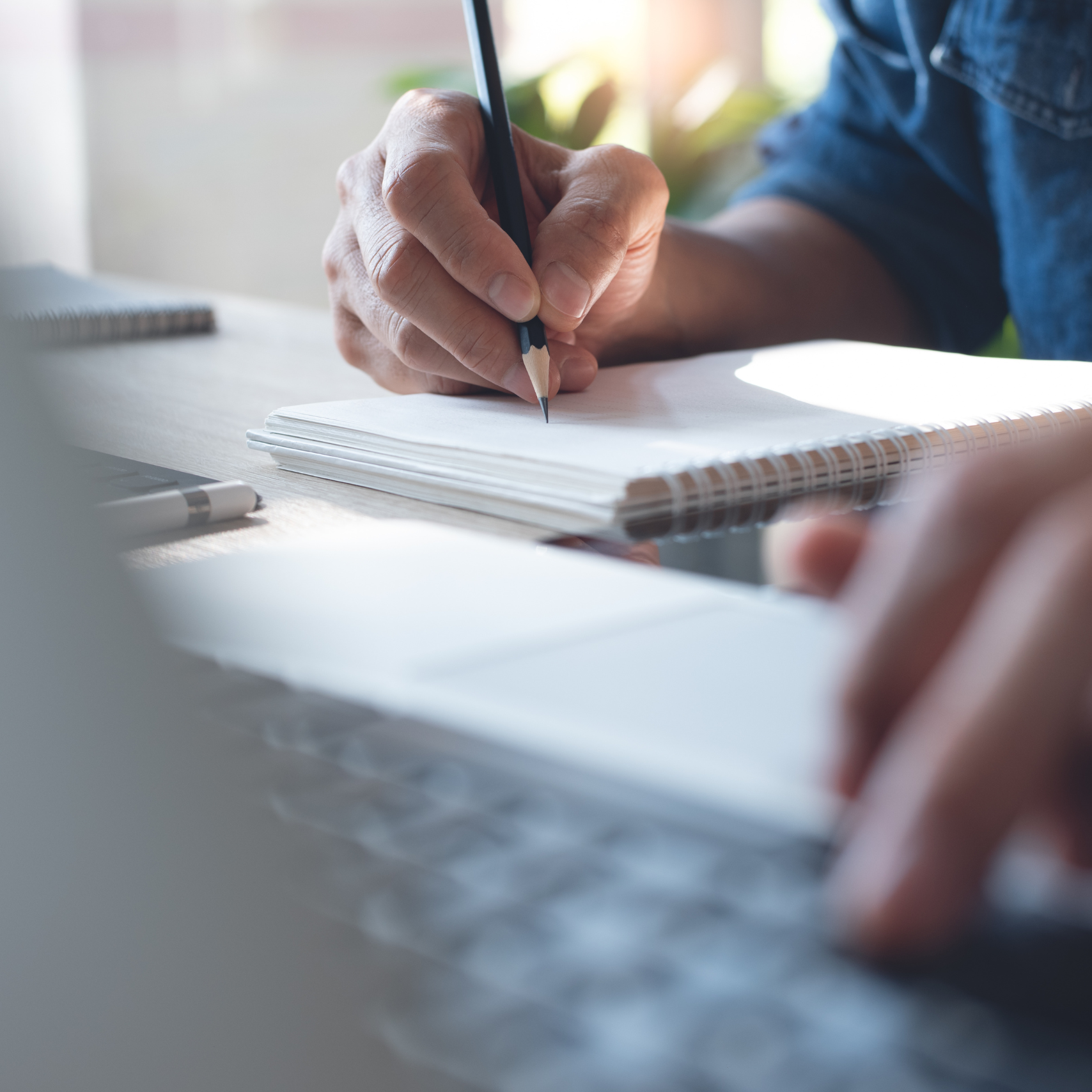 Explicações de Planos de Meio e Audiências (Nível Universitário)